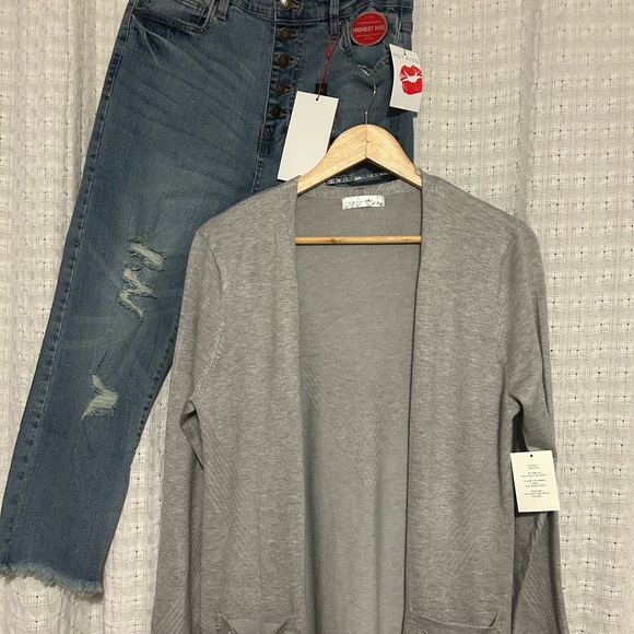 Retrology Cardigan - Picture 2 of 4